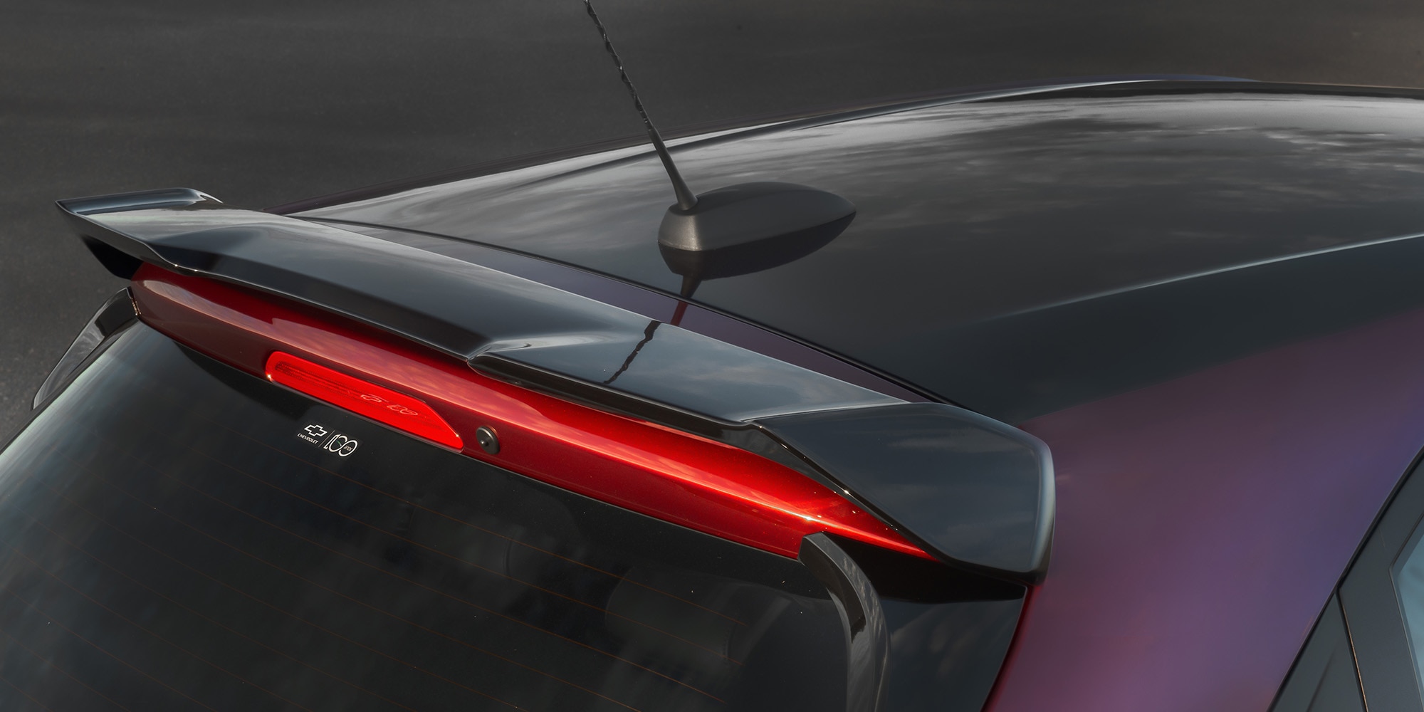 Techo y spoiler trasero del Chevrolet Onix Turbo 2026